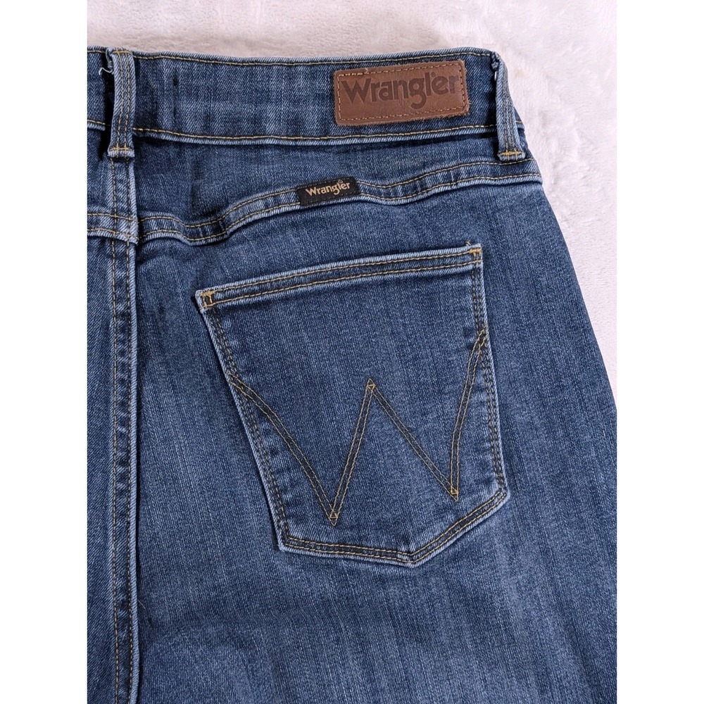 Wrangler Women's High Rise Bold Boot Medium Wash Size 8 Leather Patch Western - Picture 4 of 13